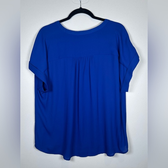 Apt. 9 Women's Royal Blue Blouse. Short Sleeve. Vneck line. Size XL. - Picture 2 of 8